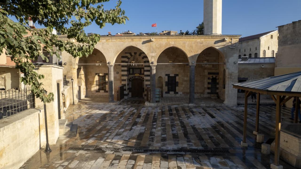 Mahmut Paşa Camii’nin Taşıyıcı Sistemi Güçlendirildi