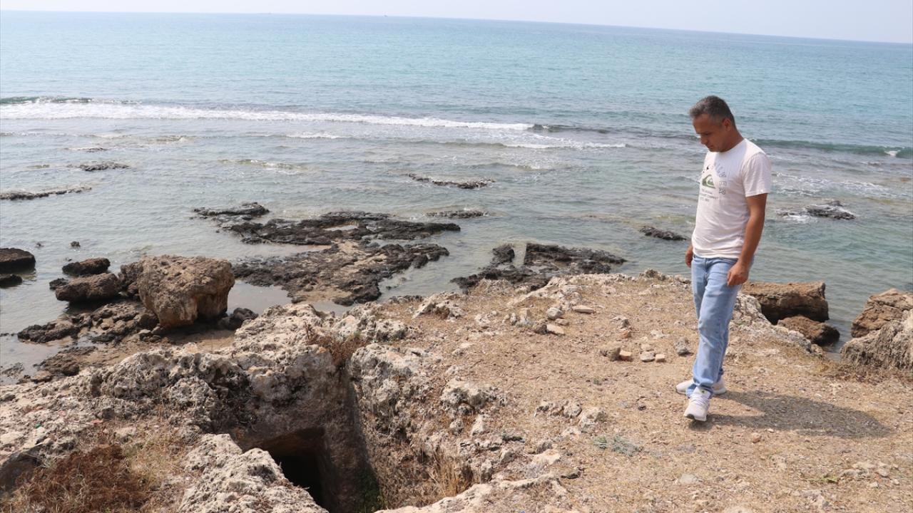 "Sandık mezarların kenarları kireç harçla sıvanmış"