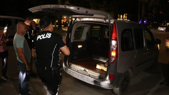 Adana'da, aranan 35 şüpheli yakalandı haber görseli