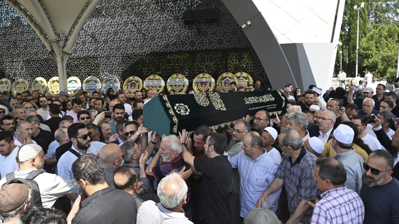 Yazar Ali Haydar Haksal son yolculuğuna uğurlandı