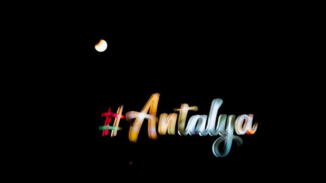 Yılın ikinci Ay tutulması Antalya'da da gözlemlendi