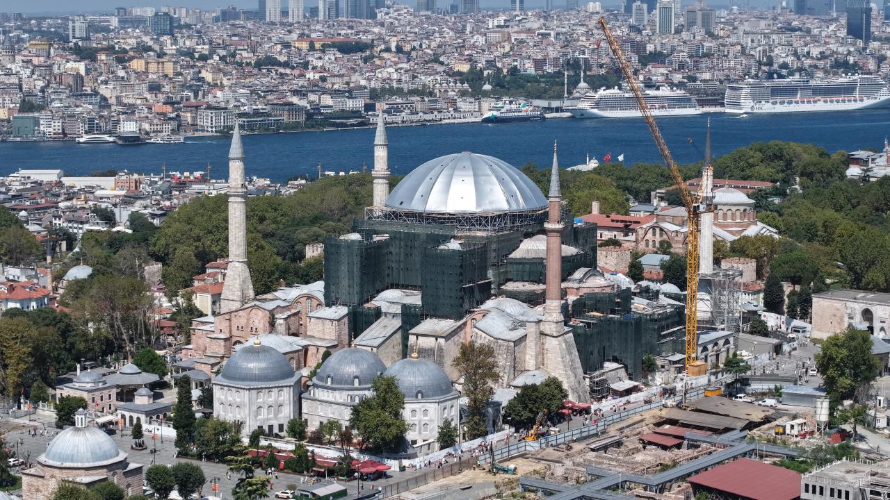 Bakan Ersoy: Fatih'in emanetini tarihinin en kapsamlı restorasyonuna aldık