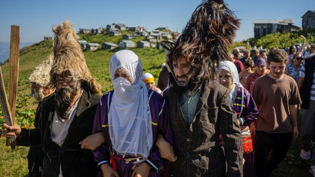 Şavşat'ta "berobana" geleneği yaşatılıyor