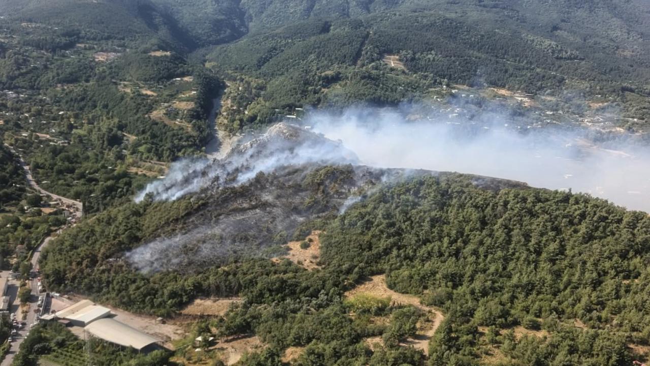 Bursa'da 3 noktada yangın: Müdahale karadan ve hav…