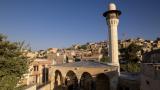 Depremlerde hasar gören 2 cami restore edildi