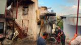 Erzincan'da çıkan yangında bitişik haldeki 8 ev kullanılamaz hale geldi