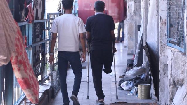 Ailelerini kaybeden Gazzeli çift şimdi hastalıklarla mücadele ediyor