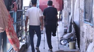 Ailelerini kaybeden Gazzeli çift şimdi hastalıklarla mücadele ediyor
