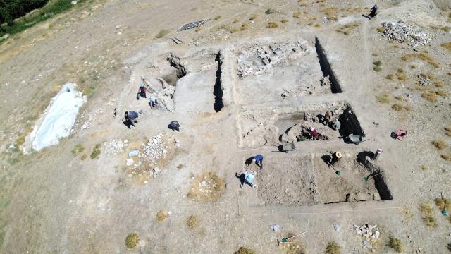 İremir Höyüğü'nde 5 bin 500 yıllık geçmişin izleri sürülüyor
