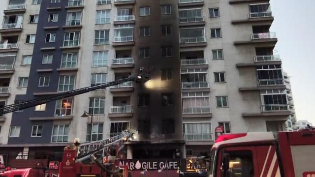 İstanbul'da kafede yangın haber görseli
