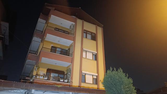 Kocaeli'de 4 katlı bina boşaltıldı haber görseli