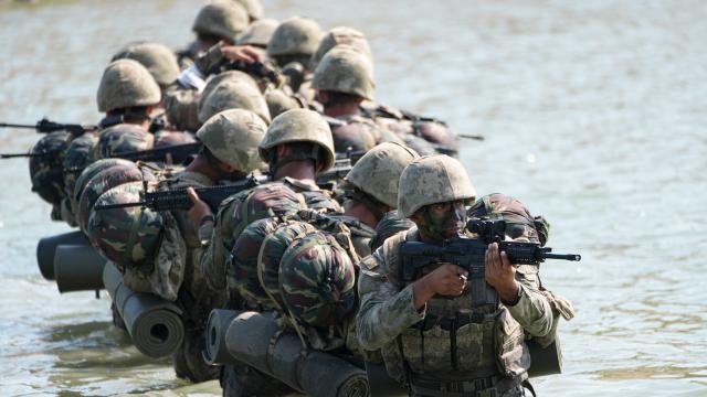 Geleceğin komutanları Urla'da yetişiyor