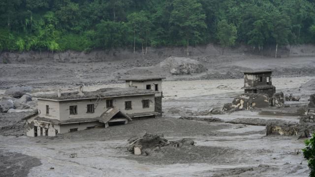 Nepal'deki sel felaketinde sınırın Çin tarafında 3 kişi öldü, 268 kişi kayboldu haber görseli