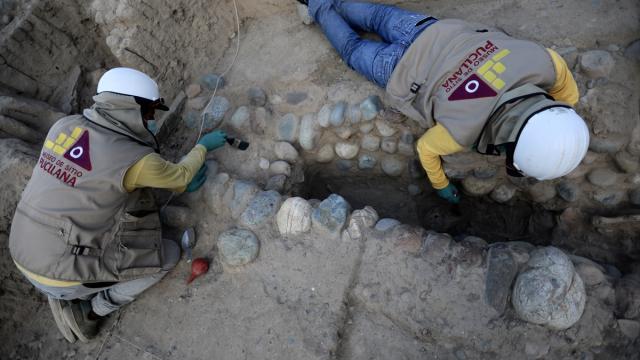 Peru'da Huaca Pucllana antik alanında 1400 yıllık iskelet kalıntıları bulundu