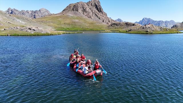 Erzurum'un doğal güzelliklerinde bisiklet, rafting ve koşu heyecanı
