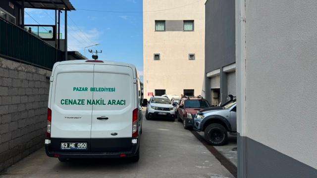 Rize'de denizde kaybolan çocuğun cansız bedeni bulundu haber görseli