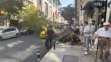 Şişli’de ağaç devrildi: Yol trafiğe kapandı