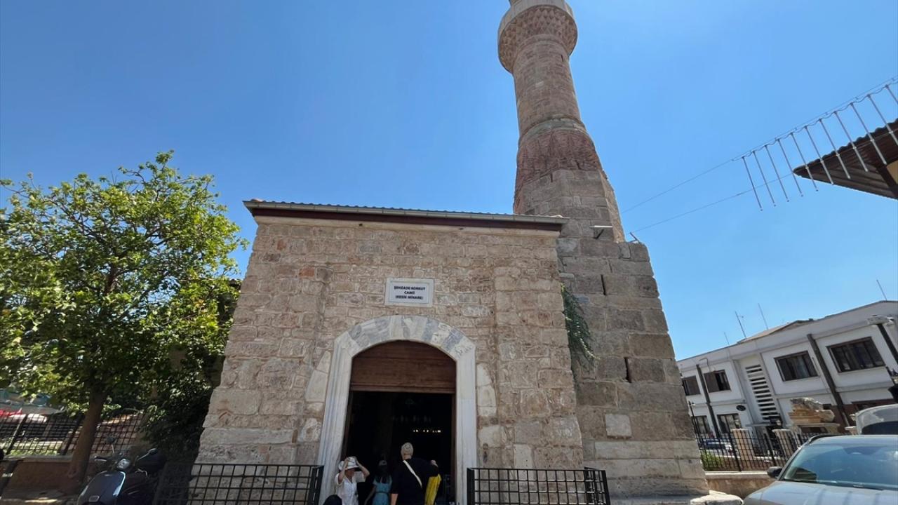 Tarihin simge yapıları Kaleiçi`nde