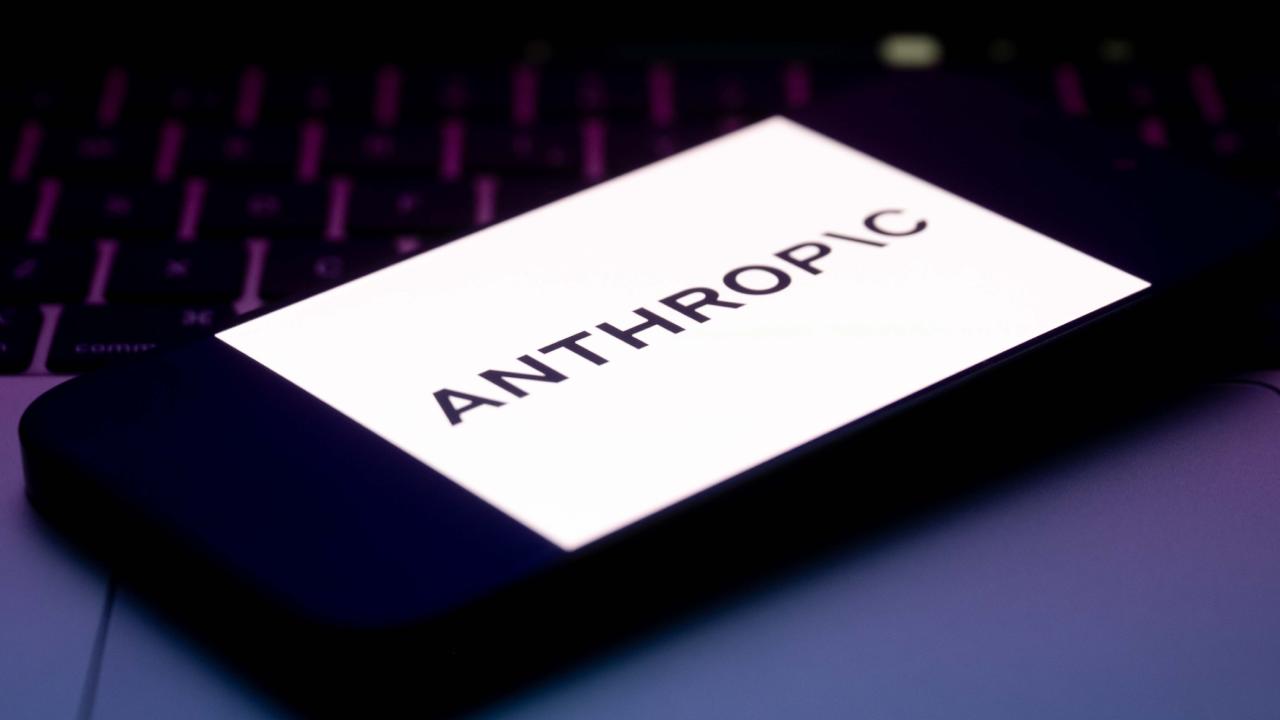 Anthropic’ten istifa eden Coxon, yapay zeka çalışanlarının teknolojideki hızlı ilerlemeden korktuklarını söyledi