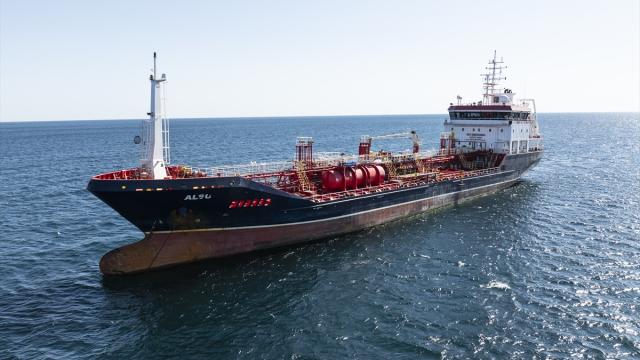 Silivri açıklarında çarpışan iki gemiden biri battı