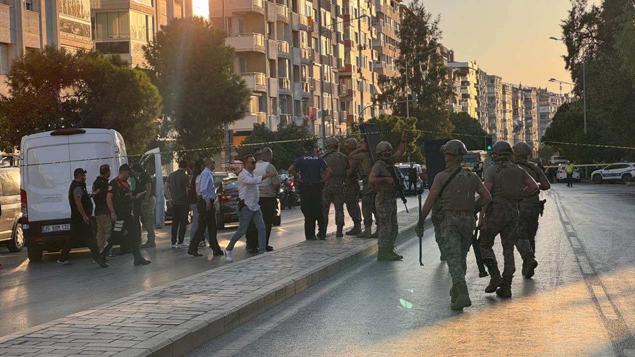 İzmir'de banka çalışanlarını rehin alan şüpheli gözaltına alındı