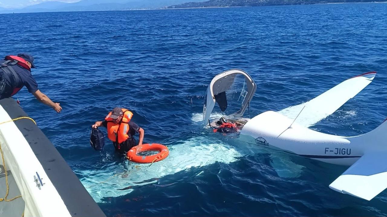Gürcistan'dan kalkan özel uçak Rize açıklarında denize acil iniş yaptı