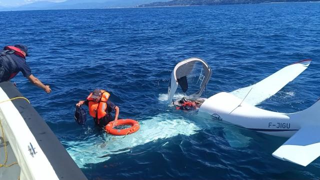 Gürcistan'dan kalkan özel uçak Rize açıklarında denize acil iniş yaptı