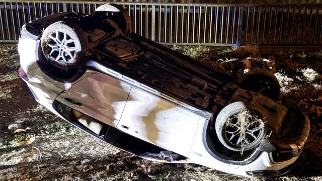 Ümraniye'de şarampole devrilen otomobilin sürücüsü öldü haber görseli