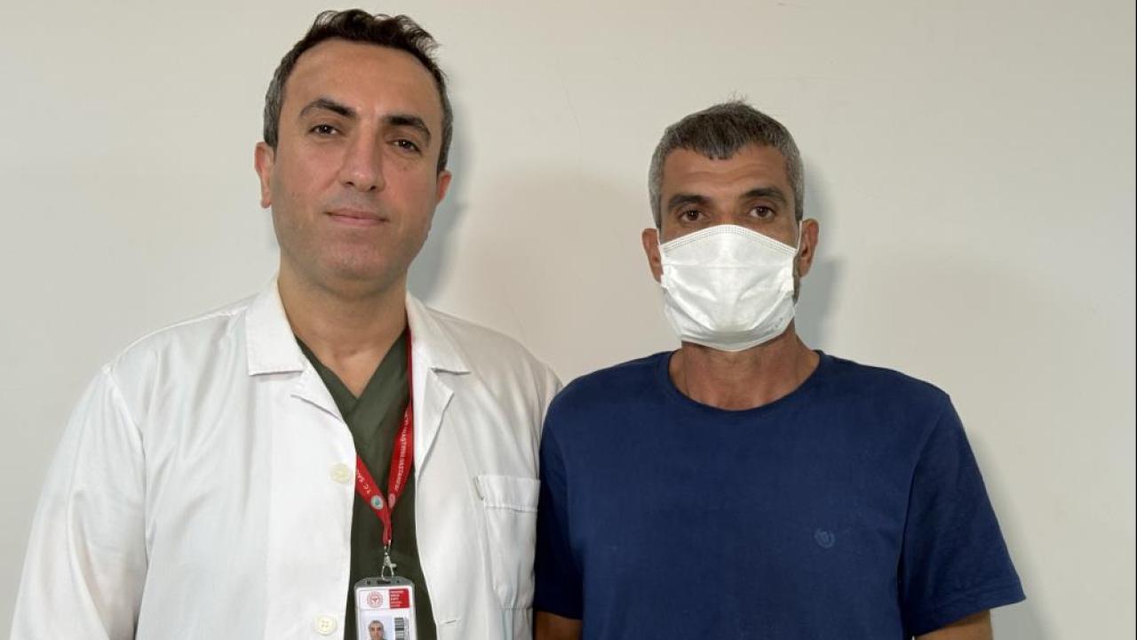 Akciğerinden kemik çıktı, "kemiği seven biriyim, şaşırtmadı" dedi