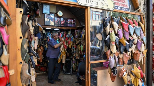 Yemeninin Avrupa'da ilgi görmesi "Yaşayan İnsan Hazinesi"ni gururlandırıyor