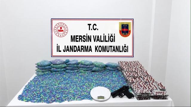 Mersin'de 64 bin 175 uyuşturucu hap ele geçirildi haber görseli