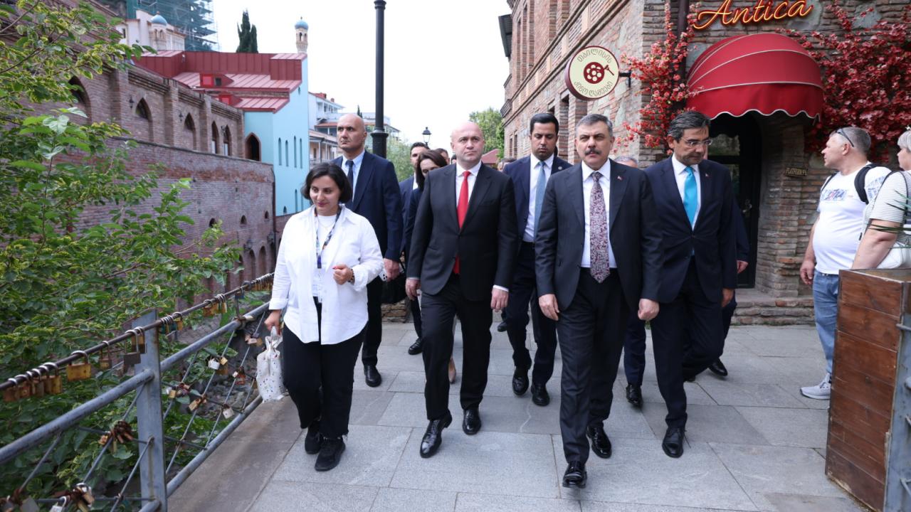 İçişleri Bakanı Çiftçi, Türkiye'nin Tiflis Büyükelçiliğini ziyaret etti