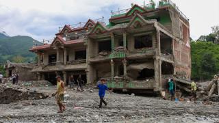 Nepal'deki sel felaketinde kaybolanları arama çalışmaları sürüyor