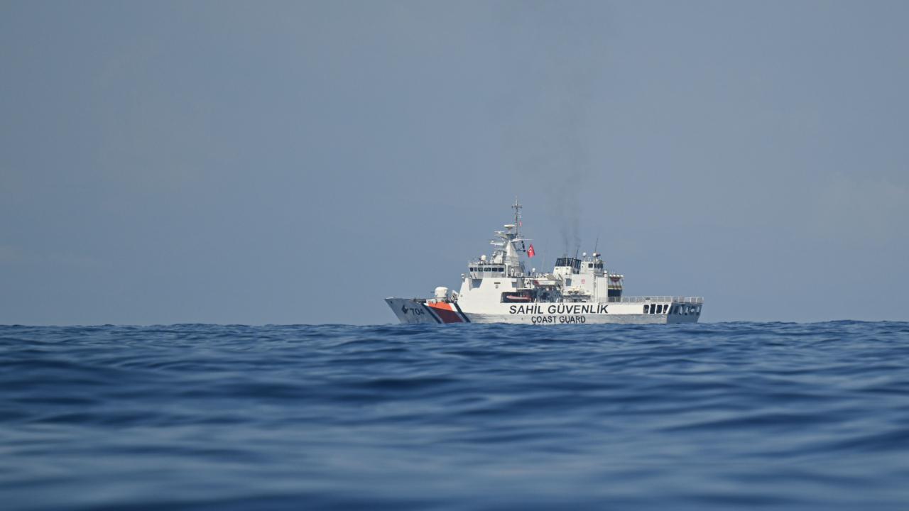 Girne'deki feribot kazasında kaybolan 20 kişi aranıyor