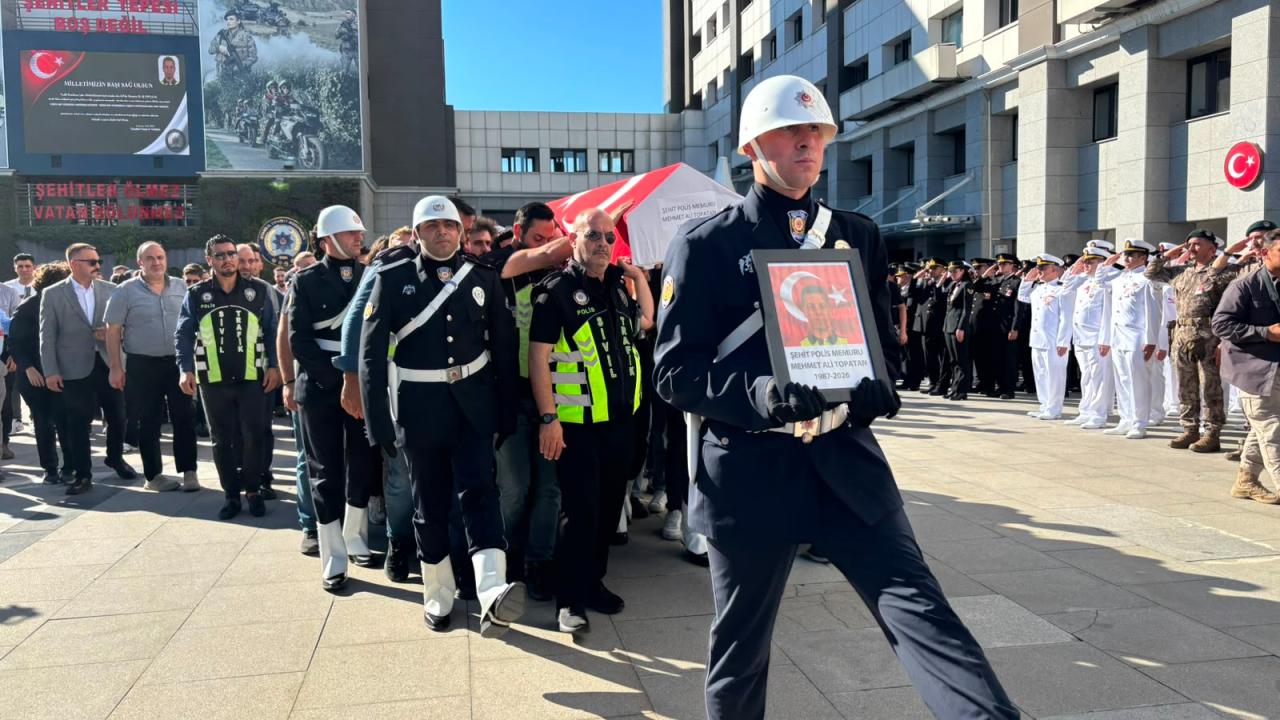 Şehit polisimiz Mehmet Ali Topatan son yolculuğuna uğurlandı
