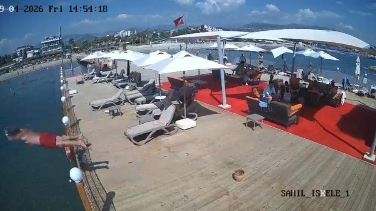 Alanya’da sığ suya balıklama atlayan kişi hayatını kaybetti