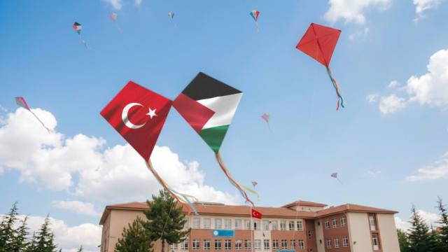 Uçurtmalar Gazzeli çocuklar için gökyüzüne bırakılacak haber görseli