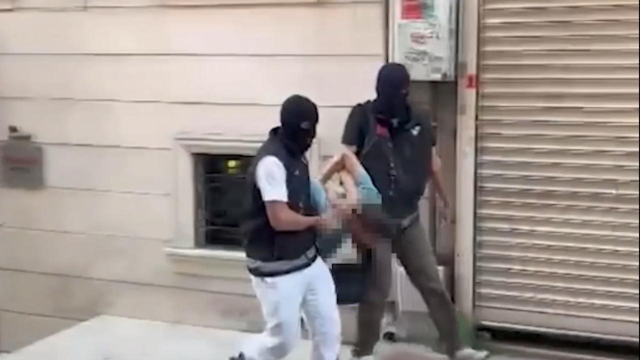 "Uyuşturucu ticareti" suçundan uluslararası seviyede aranan zanlı İstanbul'da yakalandı