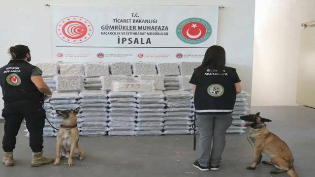 İpsala Gümrük Kapısı'nda 387 kilogram uyuşturucu ele geçirildi haber görseli
