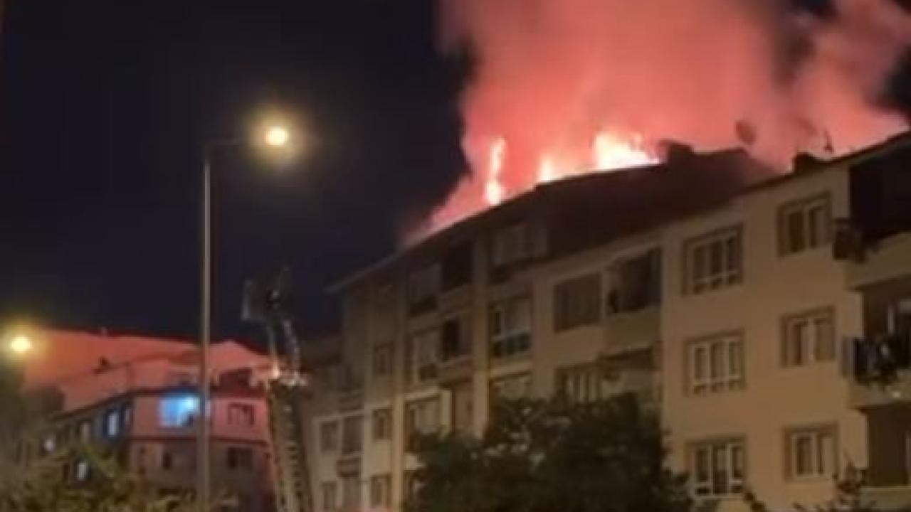 Ankara'da binanın çatısında yangın çıktı