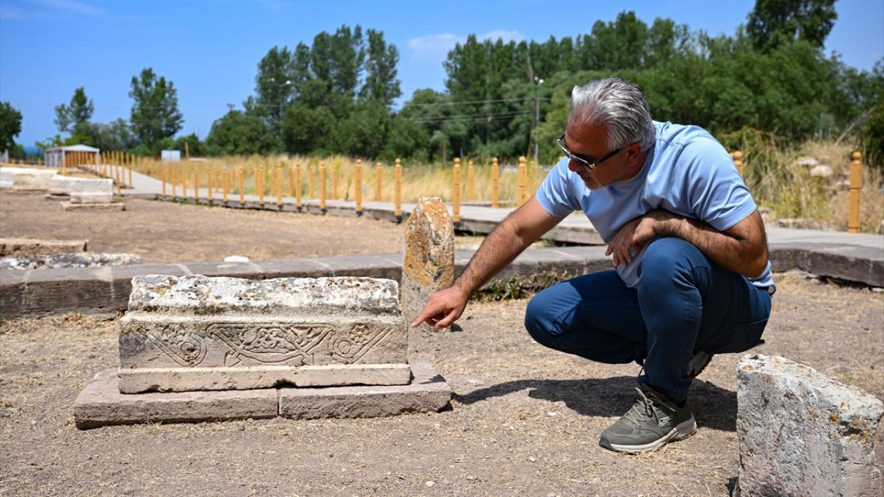 "Çevgan motifi, Türk sanatında oldukça önem arz etmektedir"