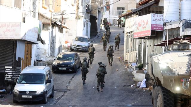 İşgalci İsrail ordusu, Nablus'a baskın düzenledi