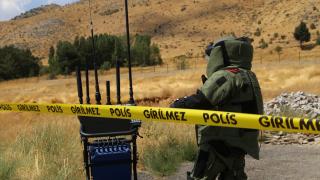 Bomba imha uzmanları vatandaşların can güvenliği için zorlu görevler üstleniyor