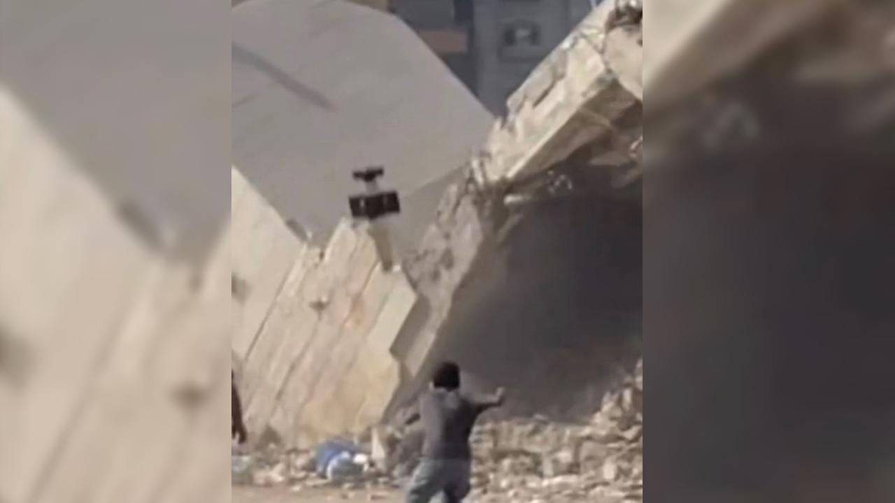 Soykırımcı İsrail, yardıma koşan çocuğu katletti