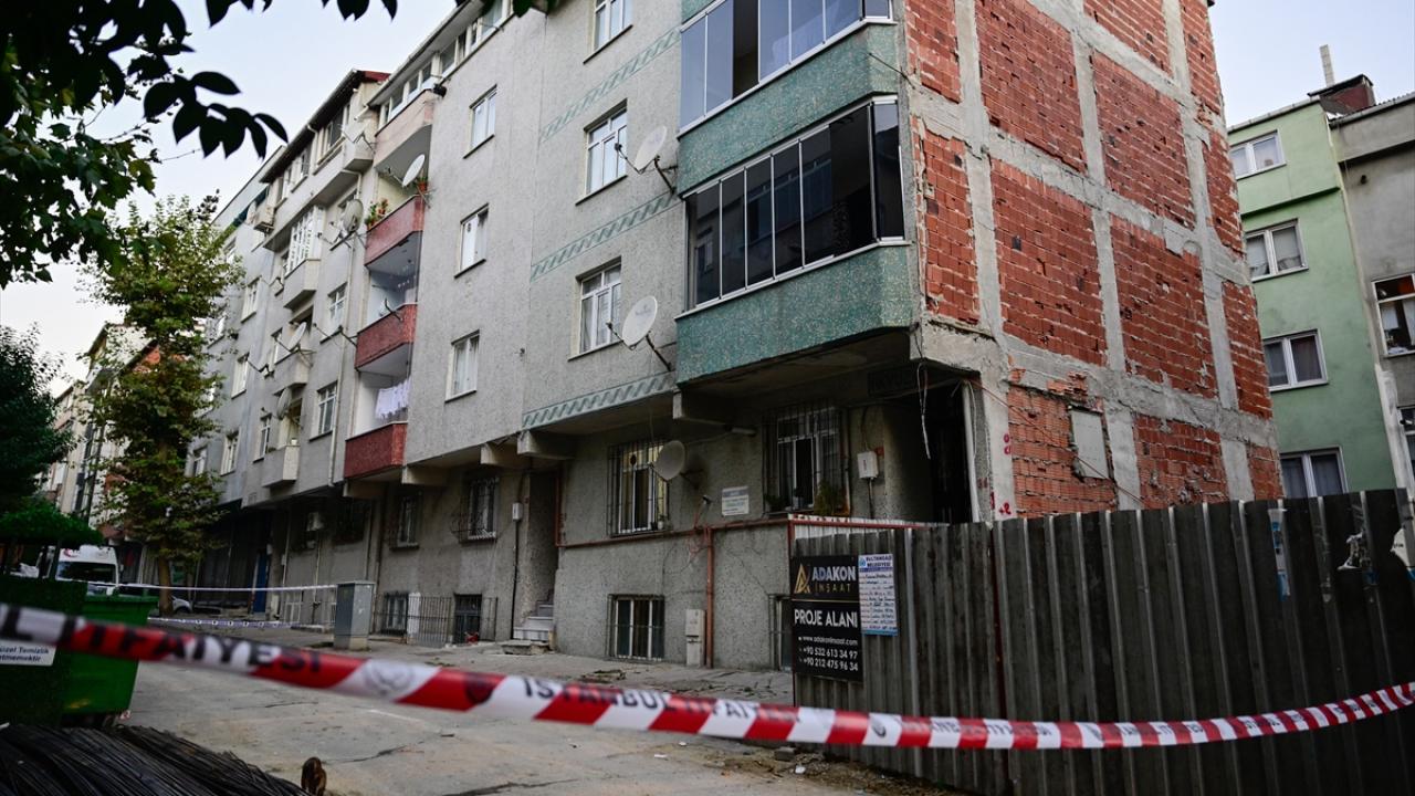 Sultangazi’de iki apartman tahliye edildi