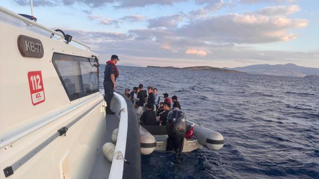 İzmir'de 19 düzensiz göçmen yakalandı haber görseli