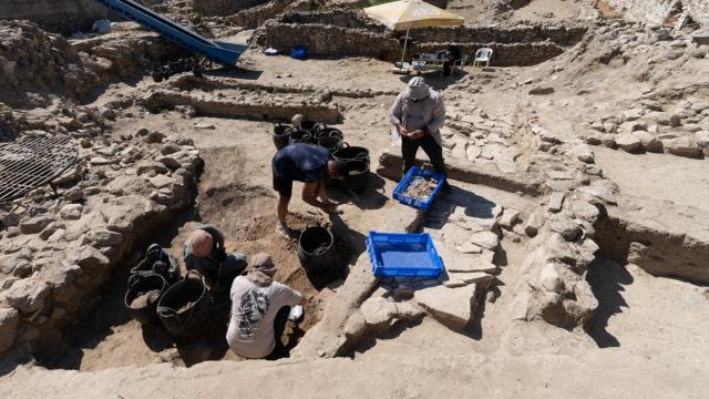 Liman Tepe'de yaklaşık 5 bin yıllık drenaj sistemi keşfedildi