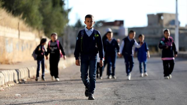 İsrail'in baskınları Suriye'nin güneyinde eğitimi aksatıyor, öğrenciler okula korkuyla gidiyor