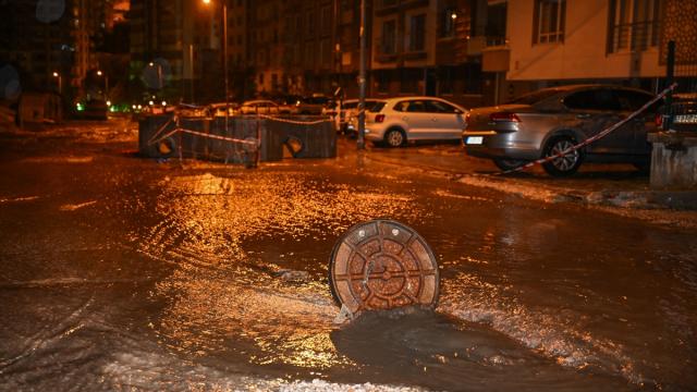 Ankara'da sağanak nedeniyle bazı binaları su bastı
