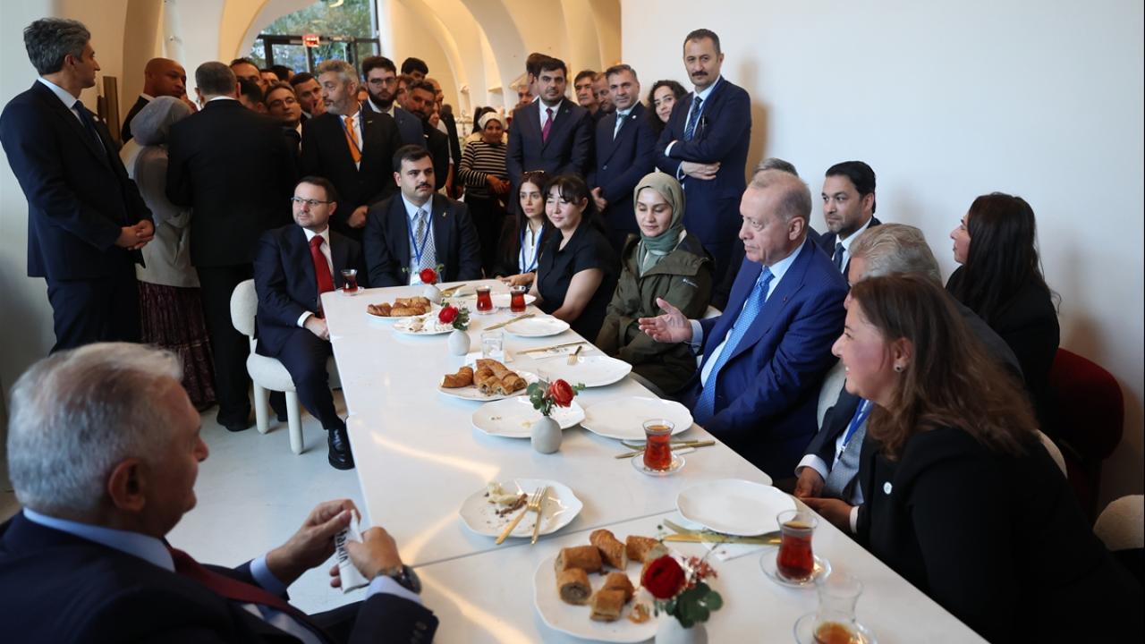 Cumhurbaşkanı Erdoğan New York'ta vatandaşlarla bir araya geldi